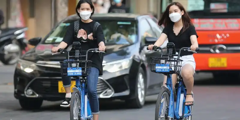 Di chuyển xe đạp đến nơi làm việc - Xuất khẩu lao động Nhật Bản lương bao nhiêu